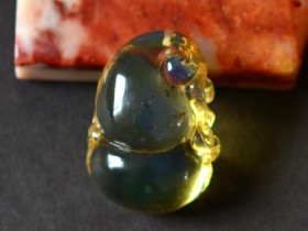 蓝珀的功效有哪些? 血珀的鉴定和价格的介绍