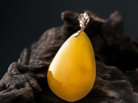 水胆琥珀和虫珀哪个更具收藏价值?