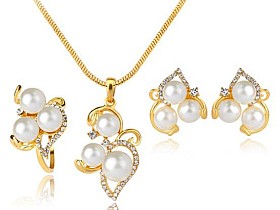 花式珍珠佩戴法,戴对了你就是街上最酷的妞!——时尚篇