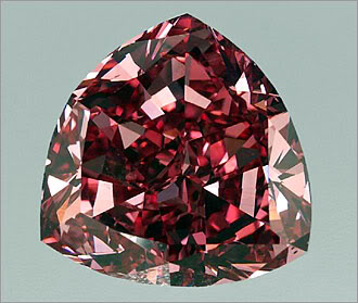 穆塞耶夫红色钻石(The Moussaieff Red Diamond) 700万美元.jpg