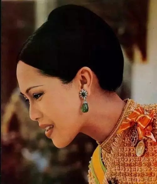 曾经的亚洲最美王后的传奇人生