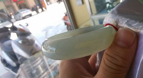 a货翡翠手镯官网哪家好?看图认识翡翠手镯a货的价格