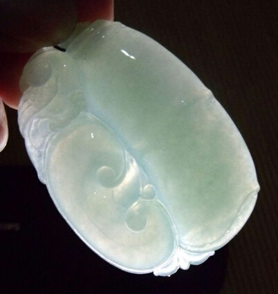 网购翡翠哪家好?让您知道网上买翡翠靠谱吗?