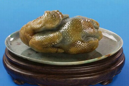 翡翠雕刻大师把翡翠废料雕刻成几百万成品的作品