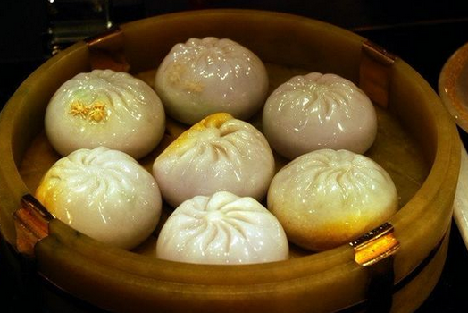 翡翠雕刻大师把翡翠废料雕刻成几百万成品的作品