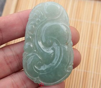 人佩戴豆种翡翠能越来越带绿吗?