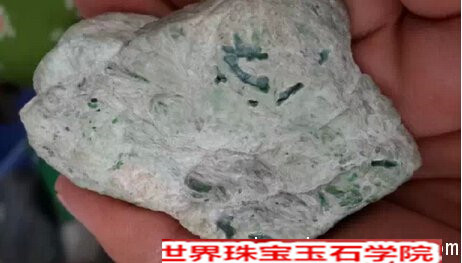 翡翠原石批发市场里面翡翠赌石的分类(一)