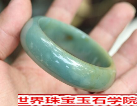 油青种翡翠好不好?油青种翡翠价格
