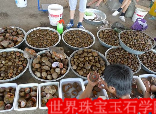 河北宣化塔儿村战国红玛瑙市场内图片集