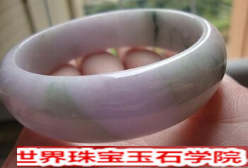 紫罗兰翡翠的颜色分类和其价值的稀有度