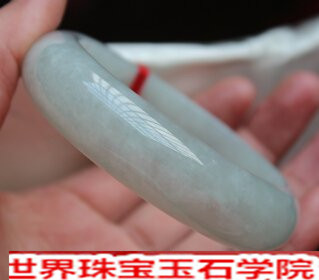 一万块的翡翠怎么样?一万左右的翡翠手镯图片
