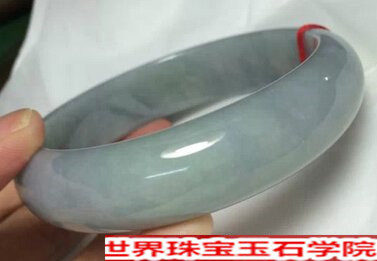 怎么挑选翡翠手镯?5000左右的翡翠手镯图片