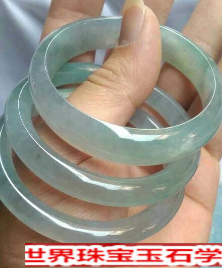 卖翡翠的老女孩自诉翡翠行业的暴利行为
