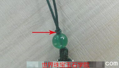 女款白玉平安扣吊坠绳结的打法系法图解
