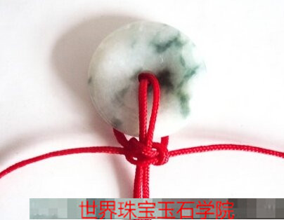 女款白玉平安扣吊坠绳结的打法系法图解