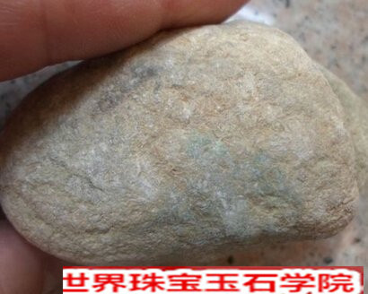 赌石秘诀_学习翡翠赌石技巧必须要知道的赌石秘籍
