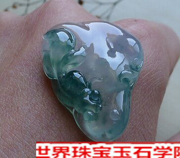选购翡翠一种二色三工艺但网上的七种劣质翡翠别买!