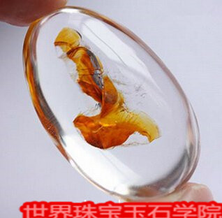 翡翠的胶质感与其它玉料在质感方面的不同之处