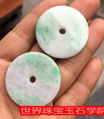 新手在买翡翠挂坠之前需要知道的5件事情