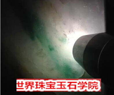 木那翡翠什么意思?木那翡翠原石的特点详解