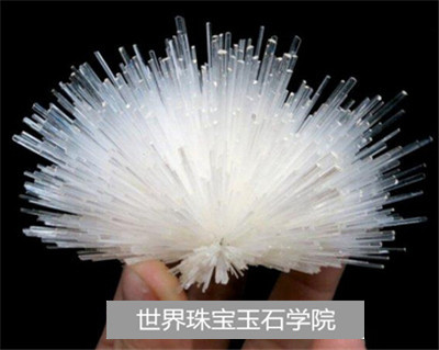珠宝界最令人眼花缭乱的21种惊人的矿物宝石