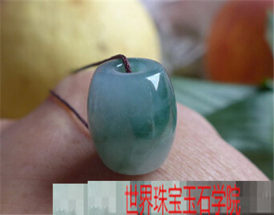 买翡翠首饰的时候,这些话千万别跟老板说!