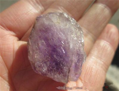 十二星座中白羊座的守护石紫水晶的功效与作用