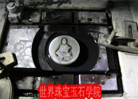 如何判断玉器是机器雕刻还是手工雕刻的方法