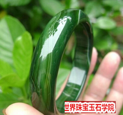 市场上那些类似翡翠的绿色宝石你有买错过吗?