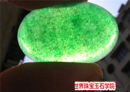 市场上那些类似翡翠的绿色宝石你有买错过吗?