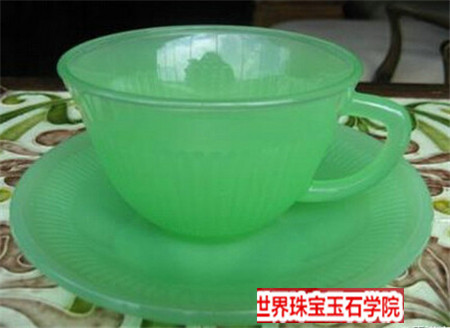 市场上那些类似翡翠的绿色宝石你有买错过吗?