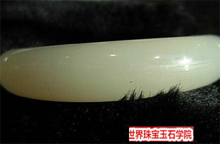 市场上那些类似翡翠的绿色宝石你有买错过吗?