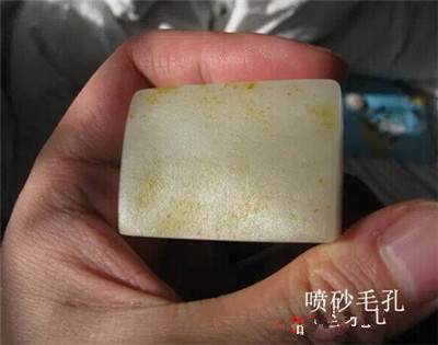 揭秘市场上假和田玉籽料是用什么玉石材料冒充