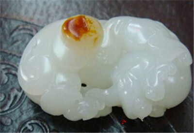 揭秘市场上假和田玉籽料是用什么玉石材料冒充