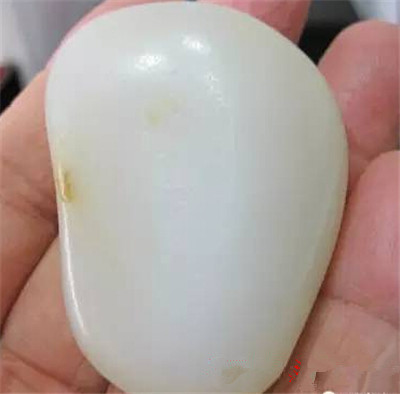 羊脂白玉的价值体现不一定越白越好你知道吗?