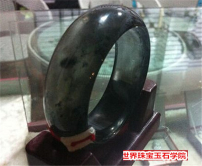 翡翠市场的杀手级假货水沫玉和翡翠的区别