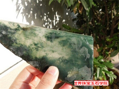 翡翠市场的杀手级假货水沫玉和翡翠的区别