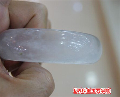 翡翠市场的杀手级假货水沫玉和翡翠的区别