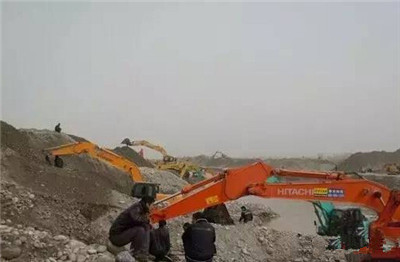 新疆公拍3500亩和田玉籽料矿场对此你怎么看?