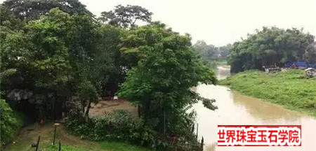深入缅甸翡翠原石场口一路上真是步步惊心!
