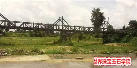 深入缅甸翡翠原石场口一路上真是步步惊心!