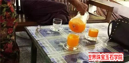 深入缅甸翡翠原石场口一路上真是步步惊心!