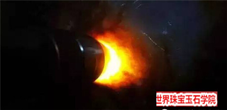 深入缅甸翡翠原石场口一路上真是步步惊心!
