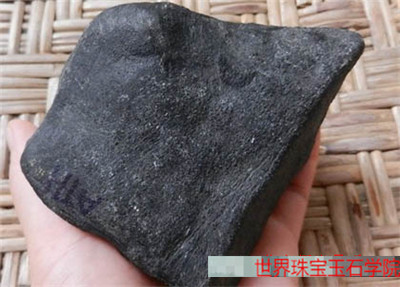 赌石翻砂是什么意思?翻砂中的粗沙和细沙之分