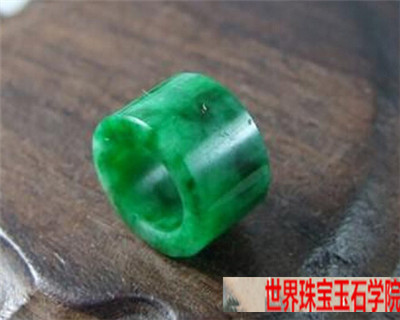 翡翠的绿色分类有哪几种看看翡翠绿色分类图就行