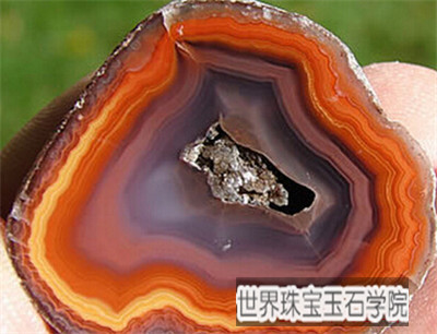什么是玛瑙?什么是玉髓?区别玛瑙和玉髓的技巧