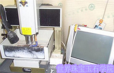 玉雕手工机工区别-玉器机雕和手工雕的区别方法