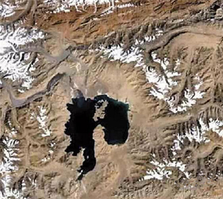 世界上最大的10个陨石坑个个都是美妙绝伦的景色