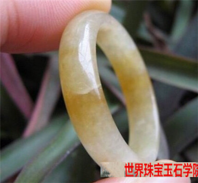 翡翠裂纹和石纹怎么区别的几个简单小方法