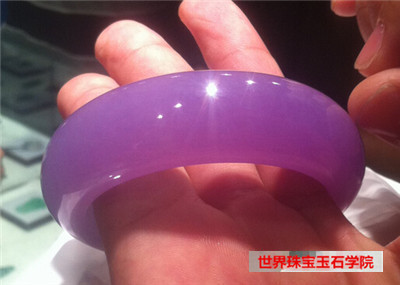翡翠的色根是什么?天然翡翠色根的图片告诉你